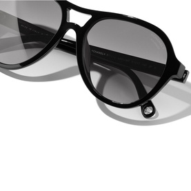 Pilot Sunglasses CH5552U