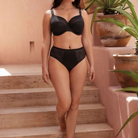 Demure Underwire Moulded Non Padded Bra