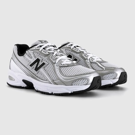 740 V2 Trainers