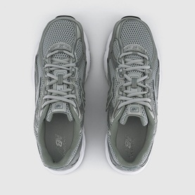 740 V2 Trainers