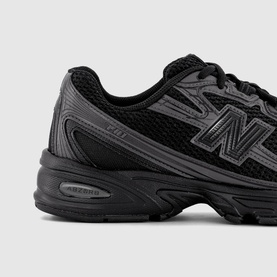 740 V2 Trainers