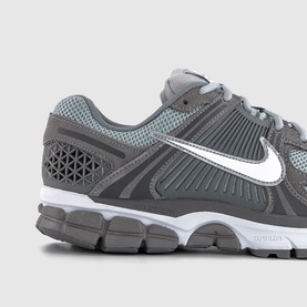 Zoom Vomero 5 Trainers