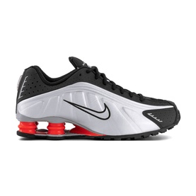 Shox R4 Trainers