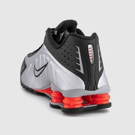 Shox R4 Trainers