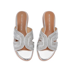 Pose Flat Sandals
