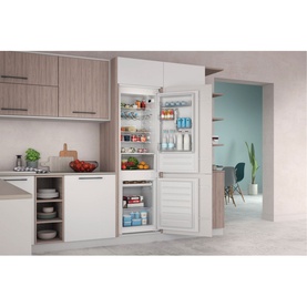 Built In 55cm Fridge Freezer Direct Cooling 70/30 Split 273L