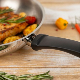 Classic Uncoated Frying Pan 24cm