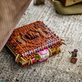 Harry Potter&trade; Chomping Monster Book of Monsters, Wizard Toy