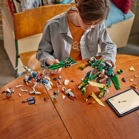 Ninijago&reg; Lloyd&rsquo;s Jet Mech Ninja Toy