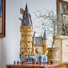 Harry Potter&trade; Hogwarts&trade; Castle: The Main Tower Set