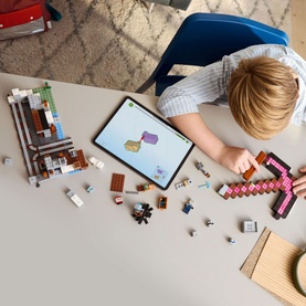 Minecraft&reg; The Pickaxe Mine