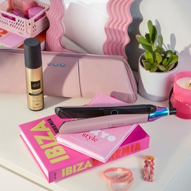 Chronos Hair Straightener in Transcendent Pink