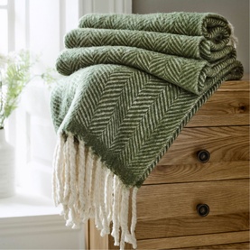 Moorland Wool Throw Green