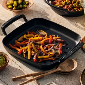 Signature Cast Iron Outdoor BBQ Square Grilling Basket&nbsp;30cm