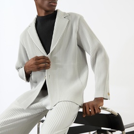 Pleated Single-Breasted Blazer