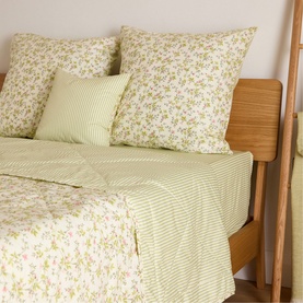 Dainty Lily Reversible Quilt