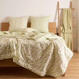 Dainty Lily Reversible Quilt