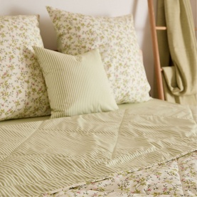Dainty Lily Reversible Quilt