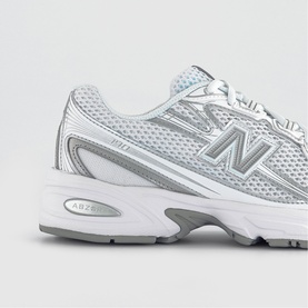 740 V2 Trainers