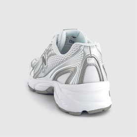 740 V2 Trainers