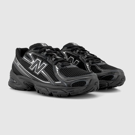 740 V2 Trainers