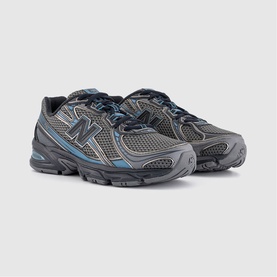 740 V2 Trainers