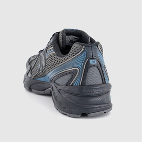 740 V2 Trainers