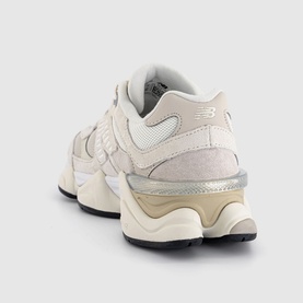 9060 Trainers