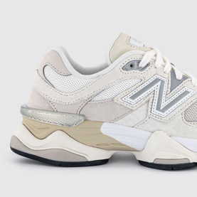 9060 Trainers