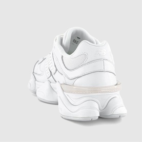 9060 Trainers