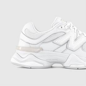 9060 Trainers