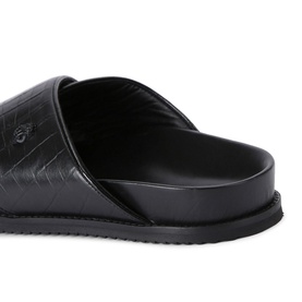 Baron Crossover Sandals