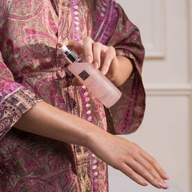 The Ritual of Sakura Shimmering Body Spray