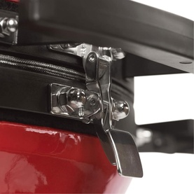 Classic II Red with Cart, Side Shelves, Heat Deflector and Tools