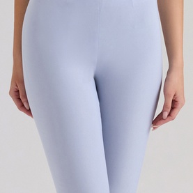Carella Lace Trim Fitted Capri Trousers