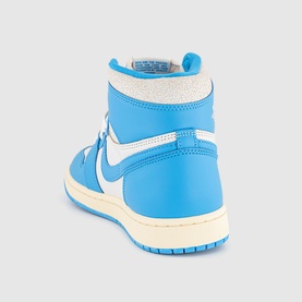 Air Jordan 1 Retro Hi-Top Trainers