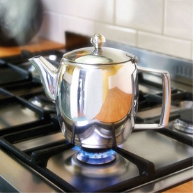 Traditional Hob Top Six-Cup Teapot 1.3L
