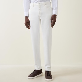 Comfort Fit Straight Jeans