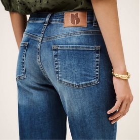 Aommie Mid-Rise Bootcut Jeans