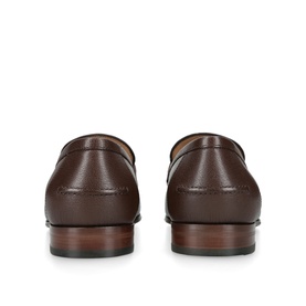 V Logo Chain Loafers
