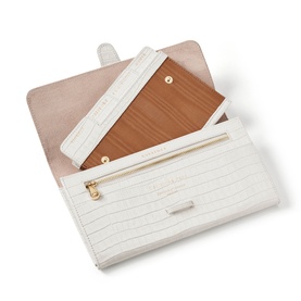 Leather Classic Travel Wallet