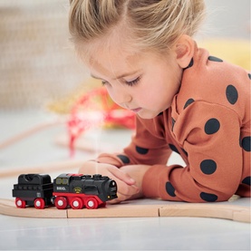World: Battery-Operated Steaming Train