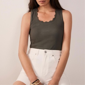 Scallop Knit Vest