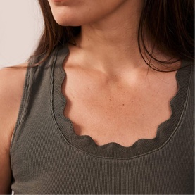 Scallop Knit Vest