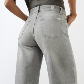 Lotta Mid-Rise Wide Leg Jeans