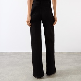Lotta Wide Leg Jeans