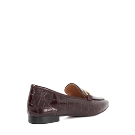 Grained Metal Trim Loafers