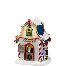 Lemax Blitzen's Den AC Adaptable Set, multicoloured Christmas reindeer stable figurine with LED lights, candy canes, wreath, and elf detail