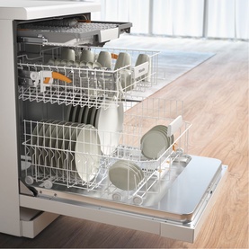 14 Place Active Plus Brilliant Freestanding Dishwasher