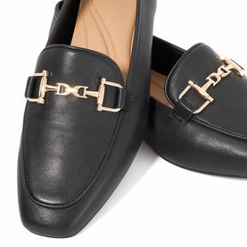 Grained Metal Trim Loafers